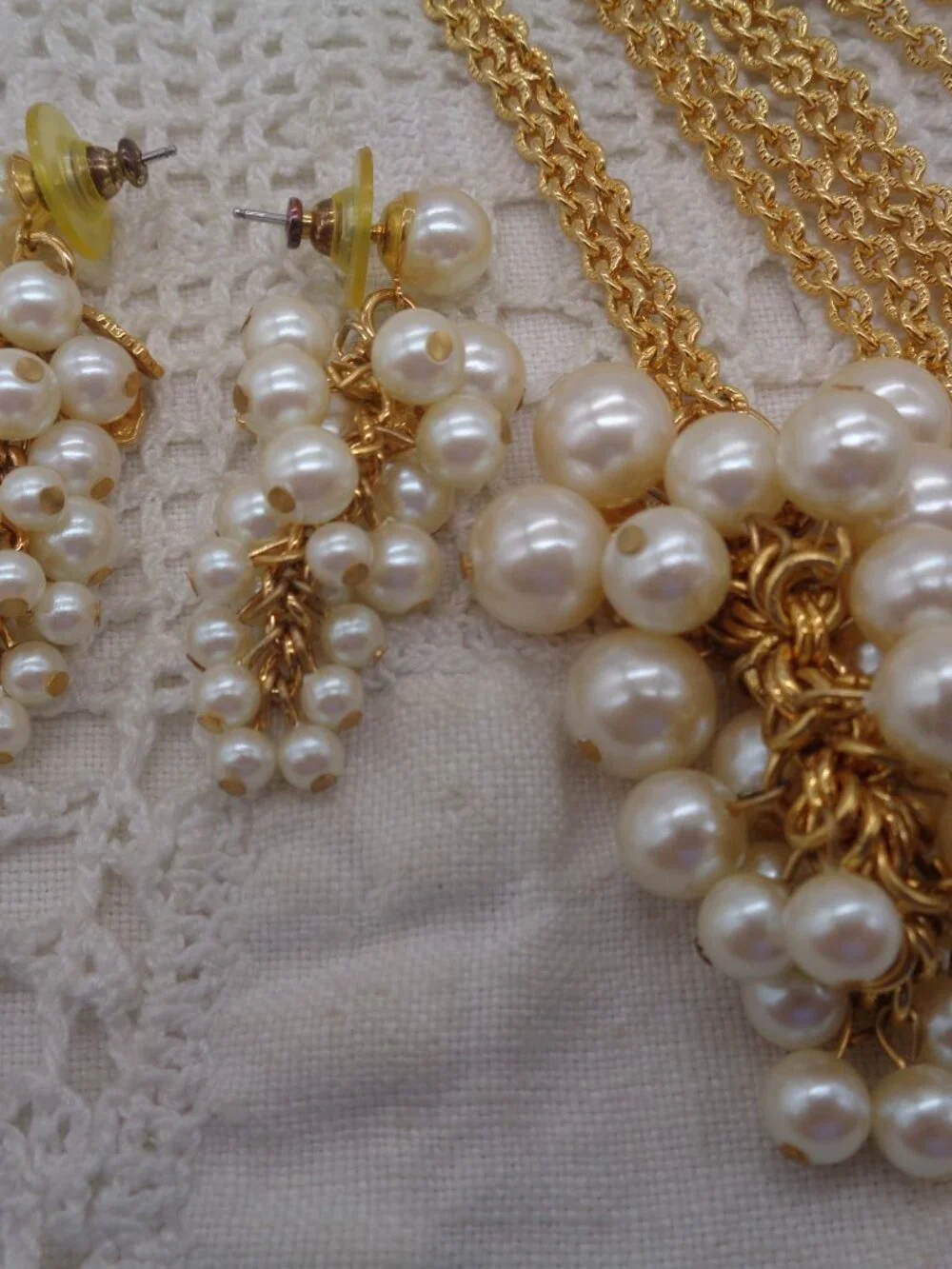 Vintage JOAN RIVERS Faux PEARL Grape Cluster NECKLACE & EARRINGS SET